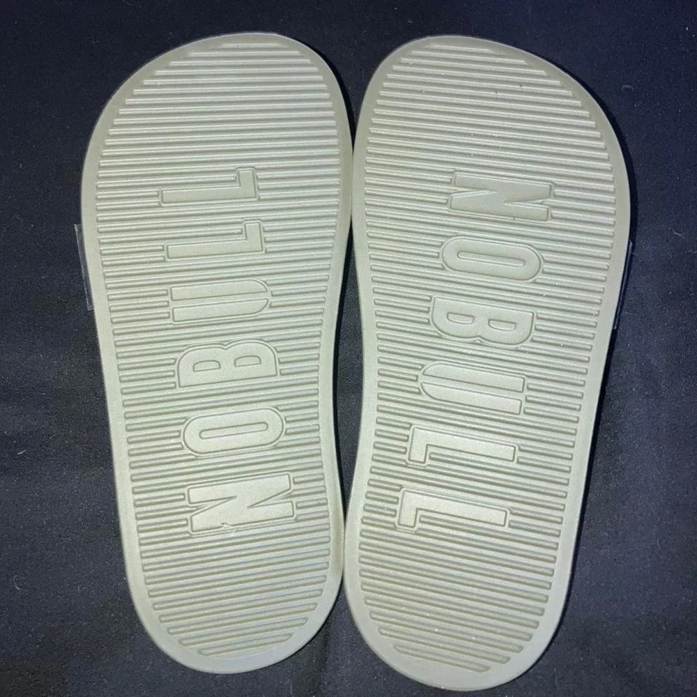 Nobull Black + Green Slides Size 3 Boys Size 4.5 Girls'